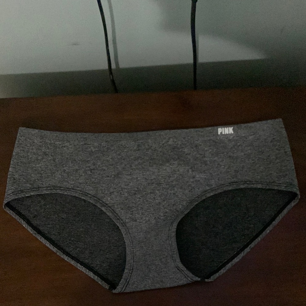 Selling Victoria’s Secret underwear nwt any question please ask😊💕